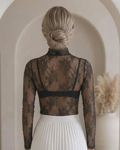 Blusa de Encaje Transparente con Cuello Alto