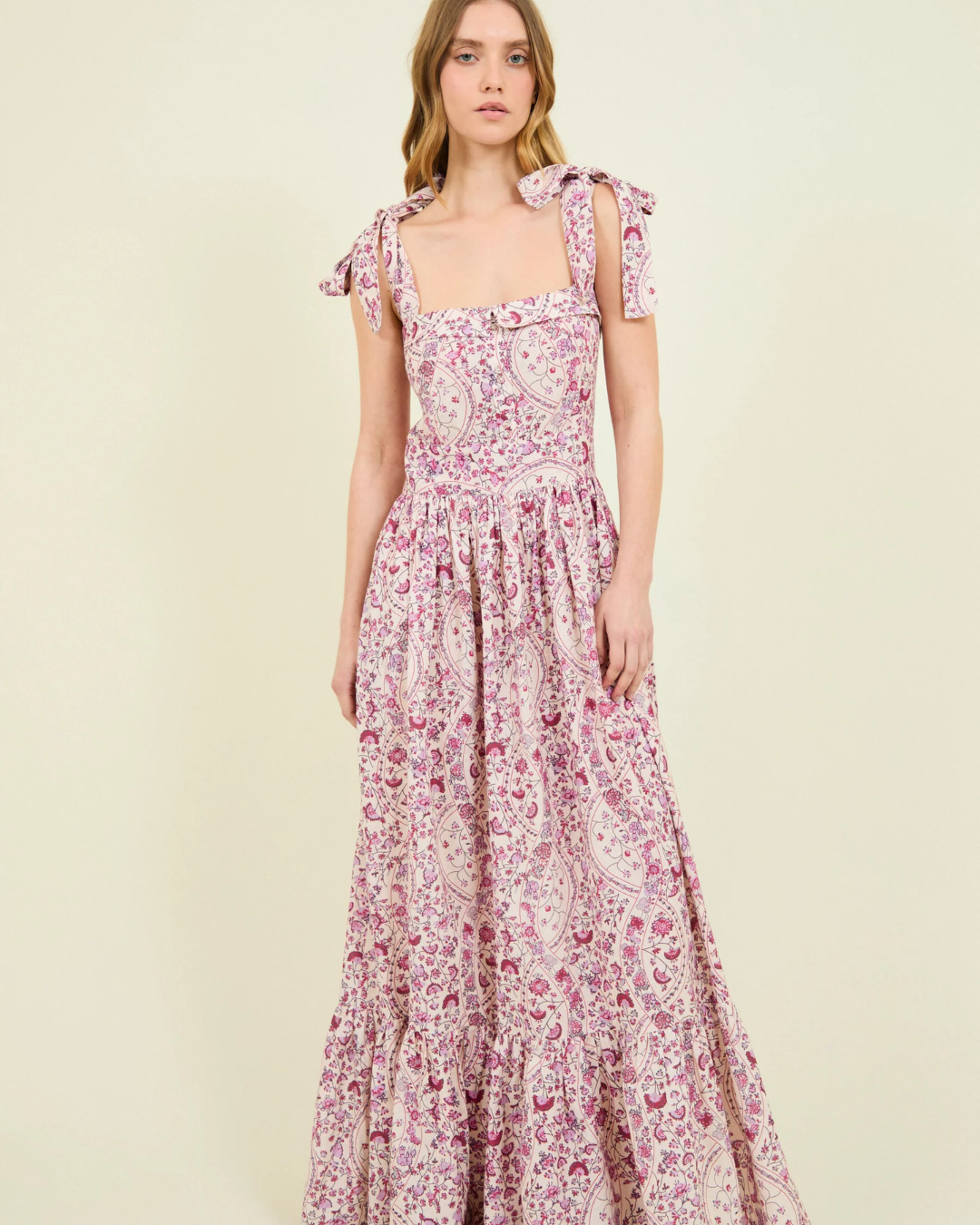 Vestido Floral Femenino  Frescura y Encanto en Cada Paso