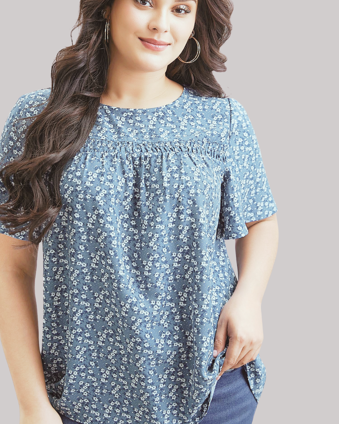 Blusa  con Estampado Floral y Mangas Amplias Estilo Volante