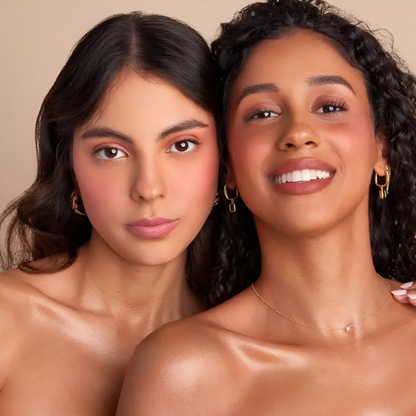 Base de Maquillaje con Iluminador  3 en 1: Hidratación, Bronceado y Efecto Luminoso al Instante  (OFERTA 2X1)