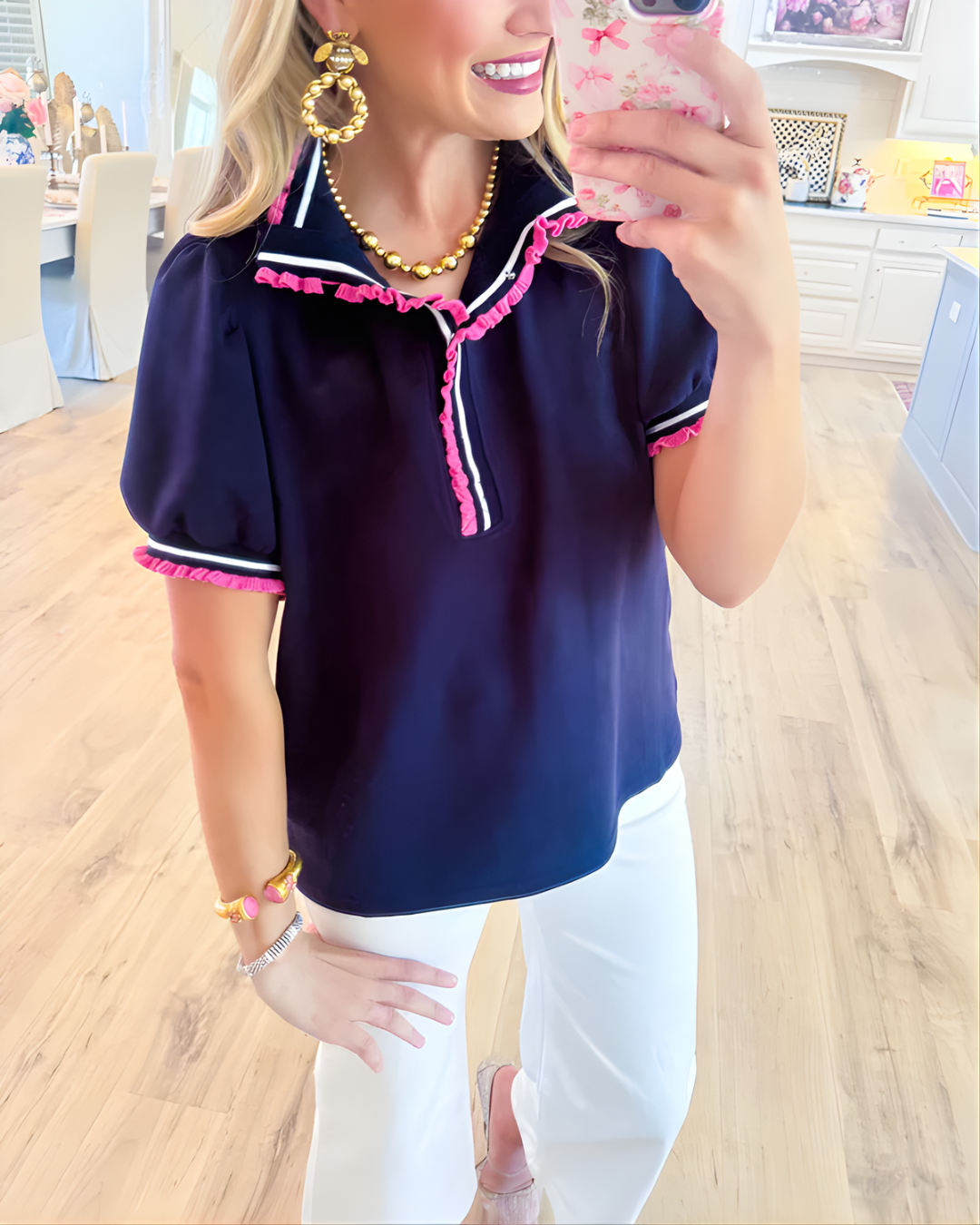 Blusa con Mangas y Detalles de Volantes