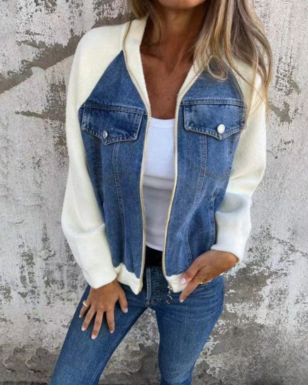 Chaqueta Vaquera con Empalmes de Tejido Híbrido para Mujer