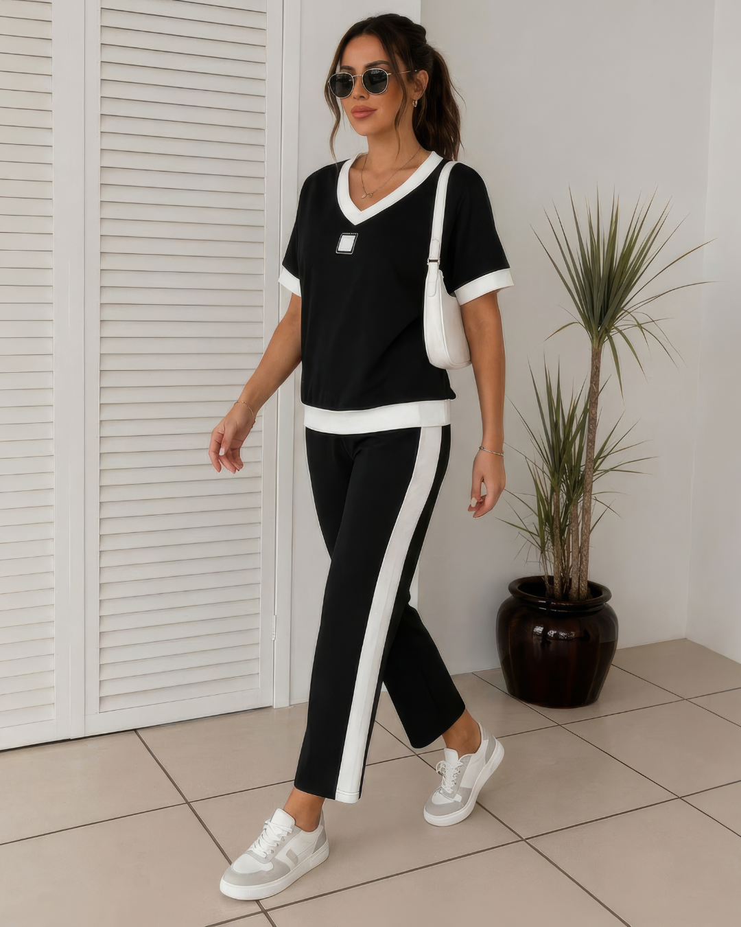 Conjunto Deportivo con Detalles en Contraste