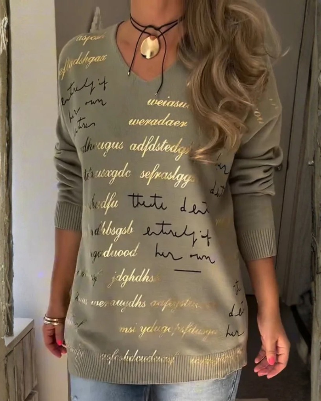 Camiseta Casual con Escote en V y Estampado
