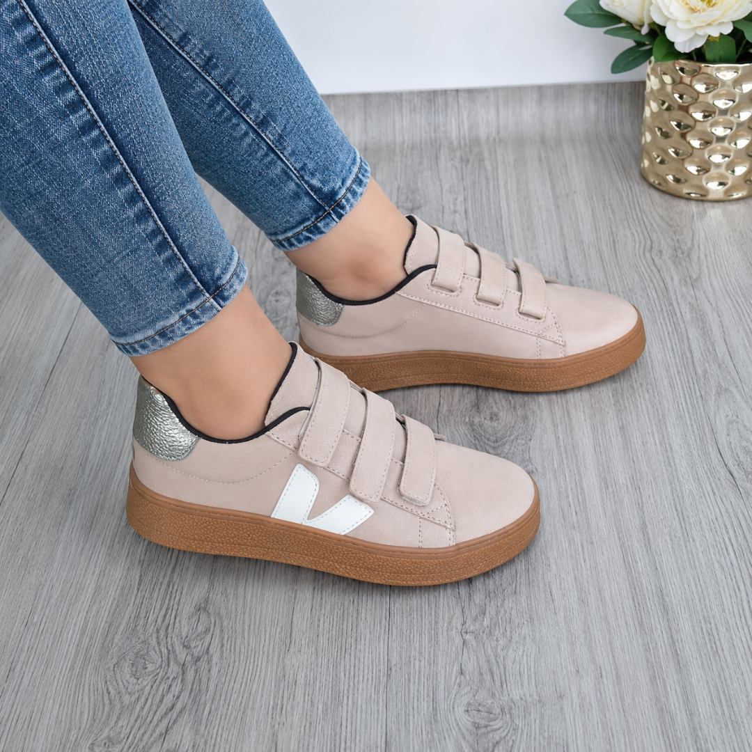 Zapatillas de Piel con Cierre Adhesivo®