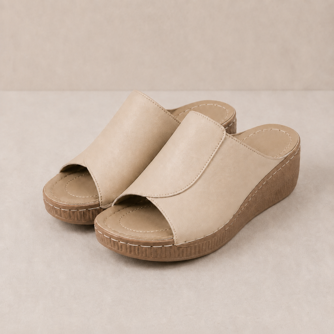 Sandalias de cuña con tiras anchas®