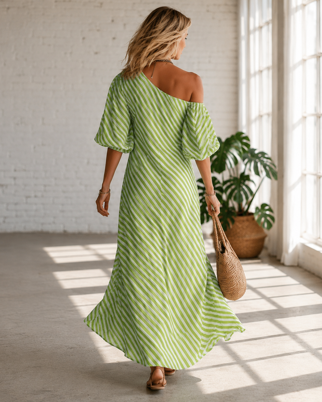 Vestido Largo de Rayas con Escote Asimétrico®