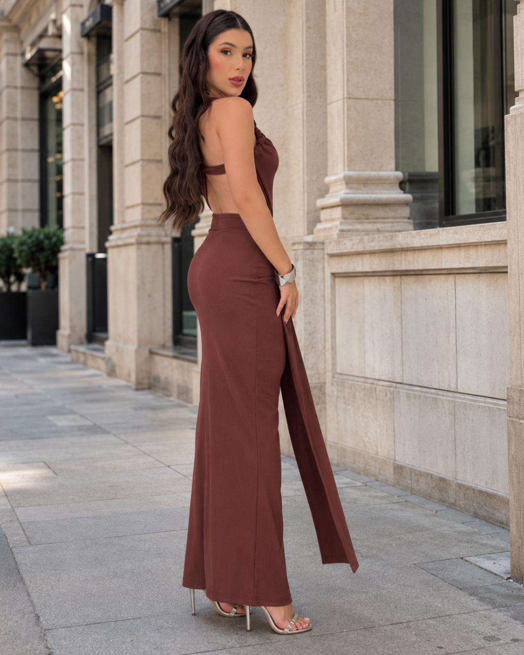 Vestido Largo Elegante con Corte Asimétrico®