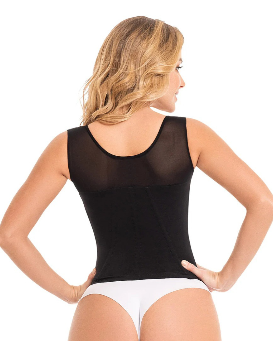 Camiseta moldeadora con espalda cubierta y tirantes anchos®