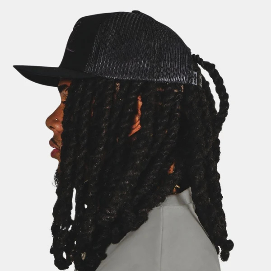 Gorra Negra Unisex con Diseño Urbano y Malla Transpirable