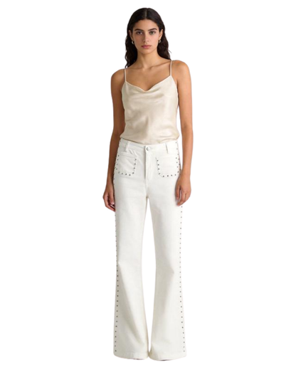 Jeans Rectos con Tachuelas