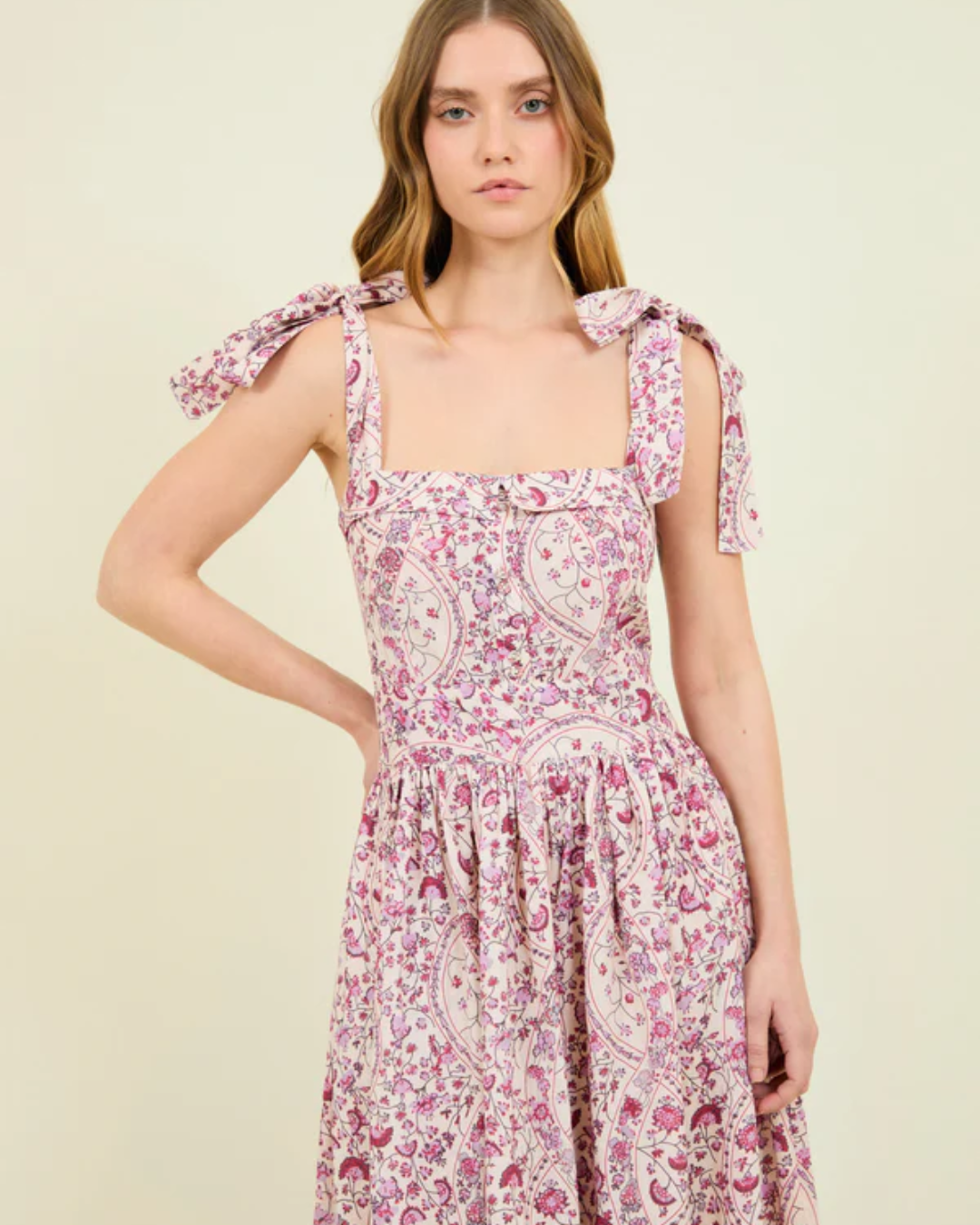 Vestido Floral Femenino  Frescura y Encanto en Cada Paso