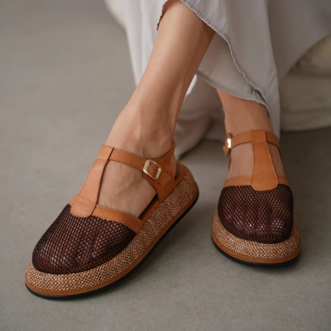 Sandalias con Tira en T y Panel de Rejilla®