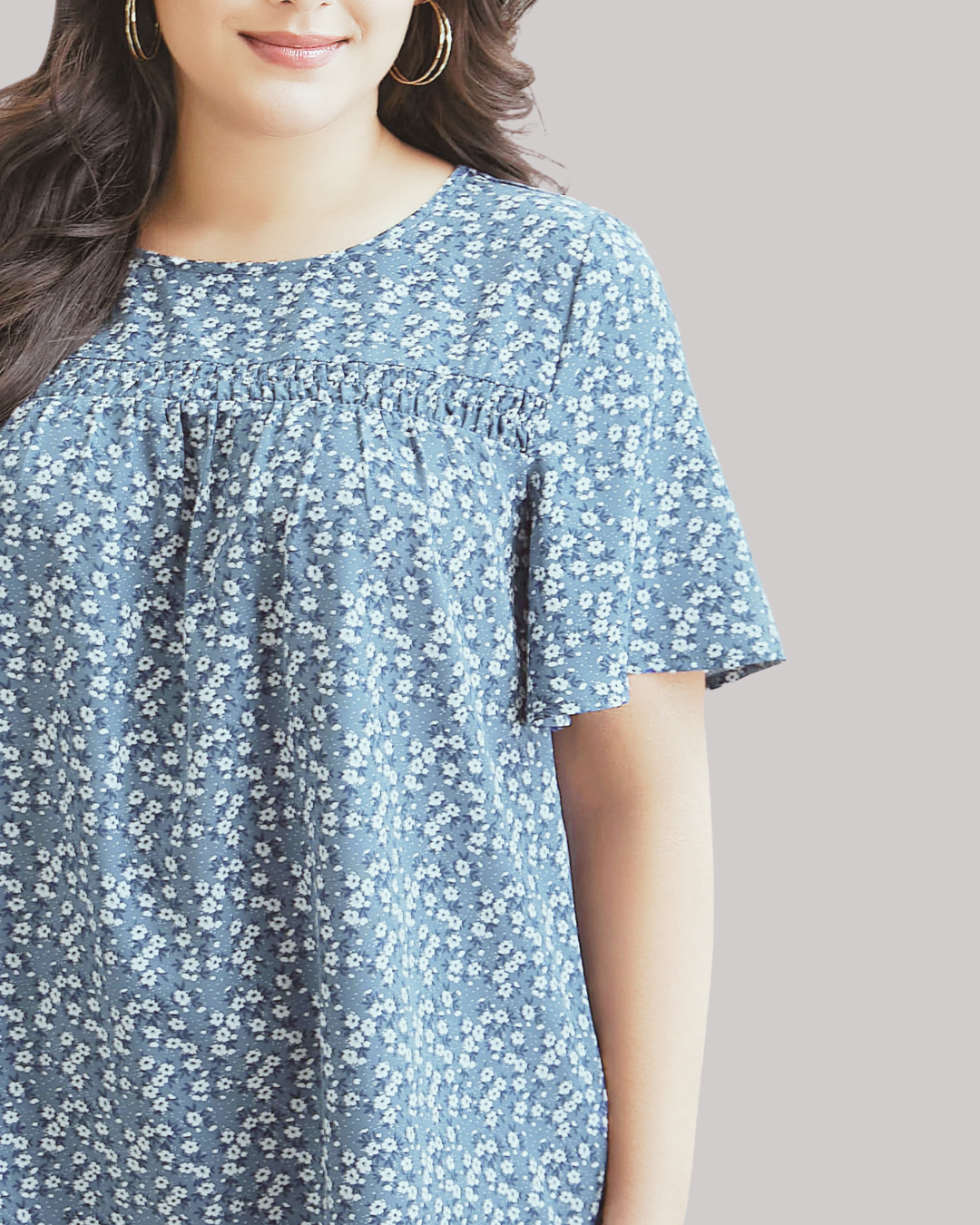 Blusa  con Estampado Floral y Mangas Amplias Estilo Volante