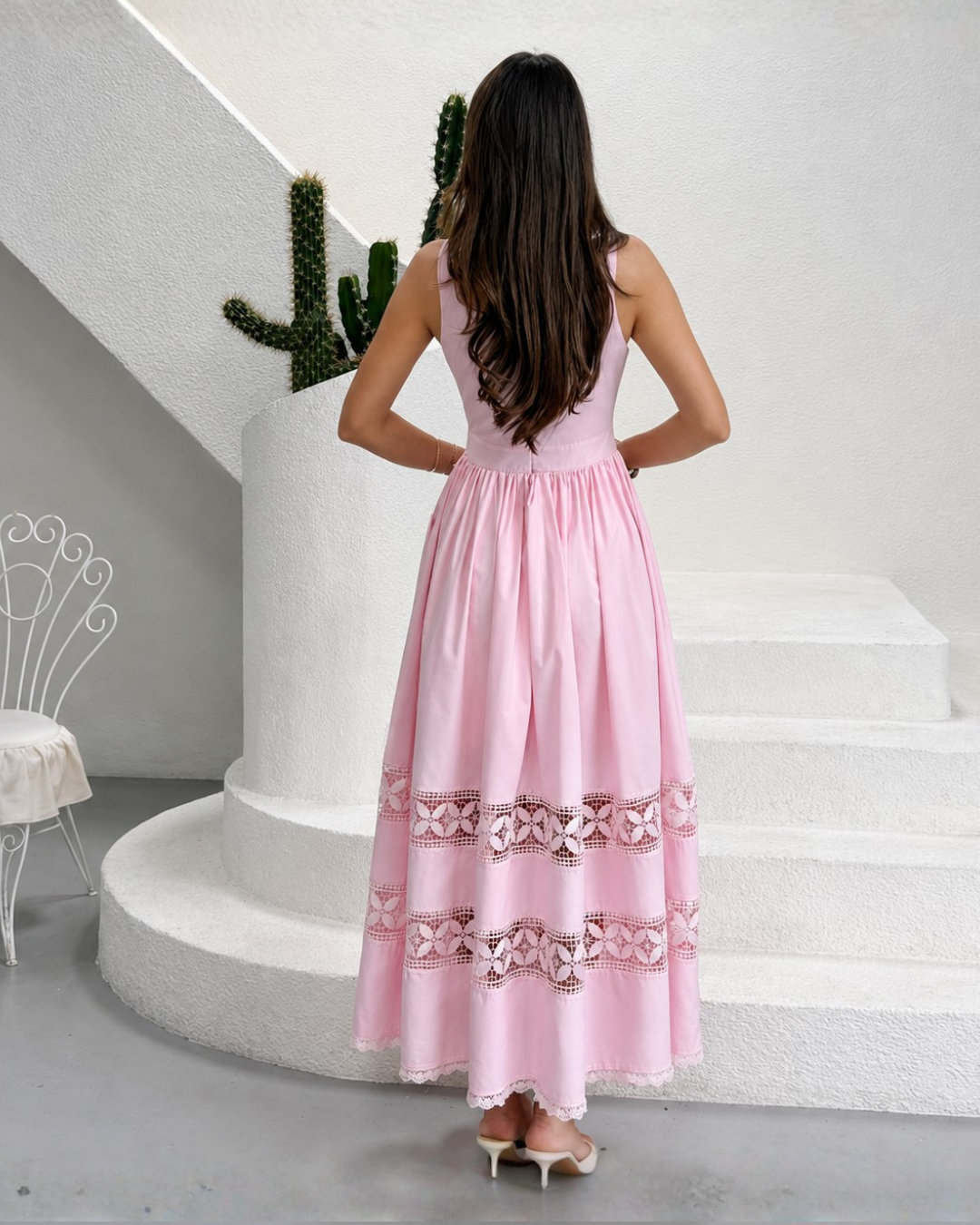 Vestido Midi con Tirantes y Detalles Calados®
