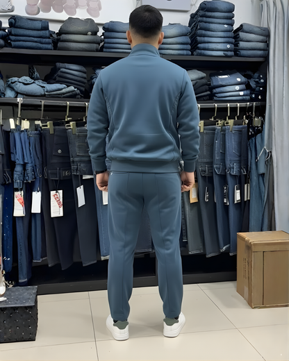 Conjunto deportivo bordado de dos piezas muy versátil para hombre