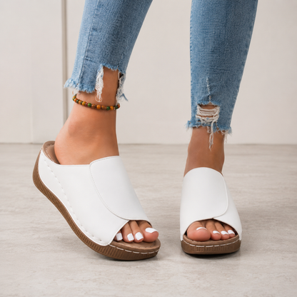 Sandalias de cuña con tiras anchas®